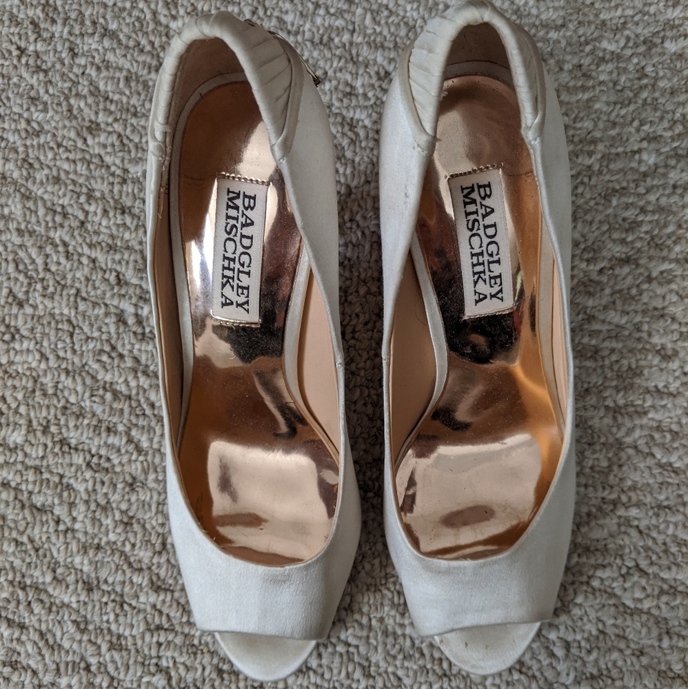 Badgley Mischka open toe wedding pump - Picture 3 of 10